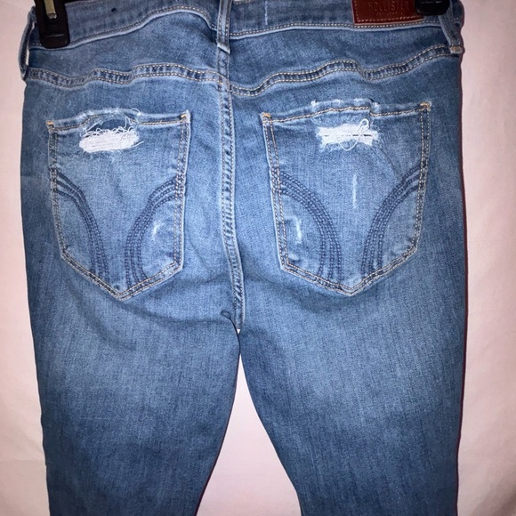 Hollister Women's Ripped Skinny Jeans - Blue - Picture 4 of 11